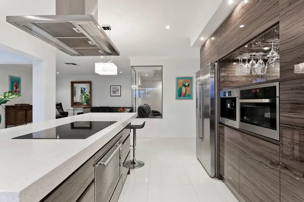 Free modern kitchen interior image